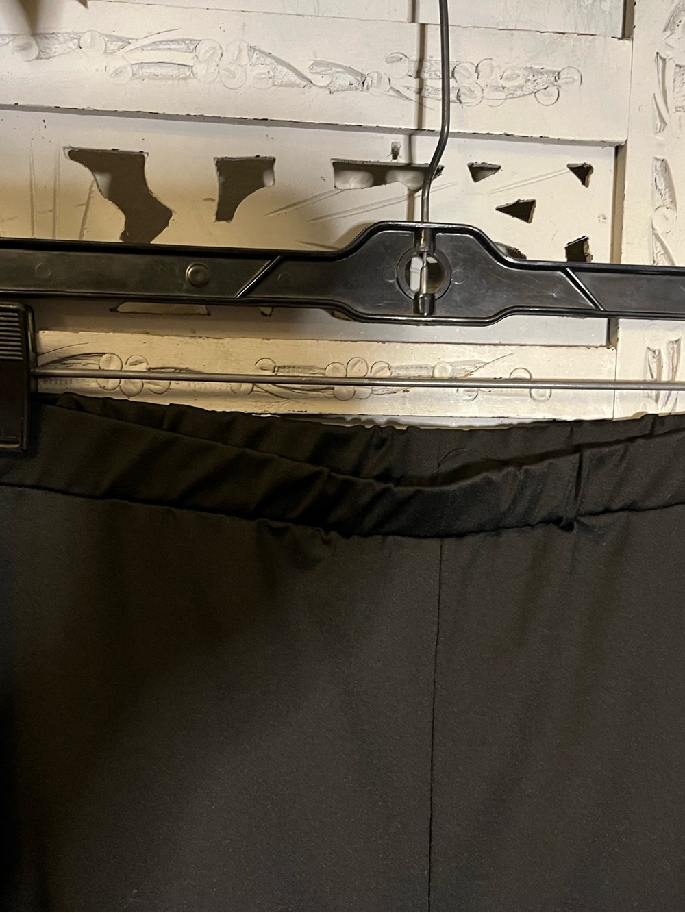 FASHIONABLE BLACK SKINNY & STRETCHY WITH DECO BUTTONS CAPRI PANTS LEGGINGS - Picture 3 of 7
